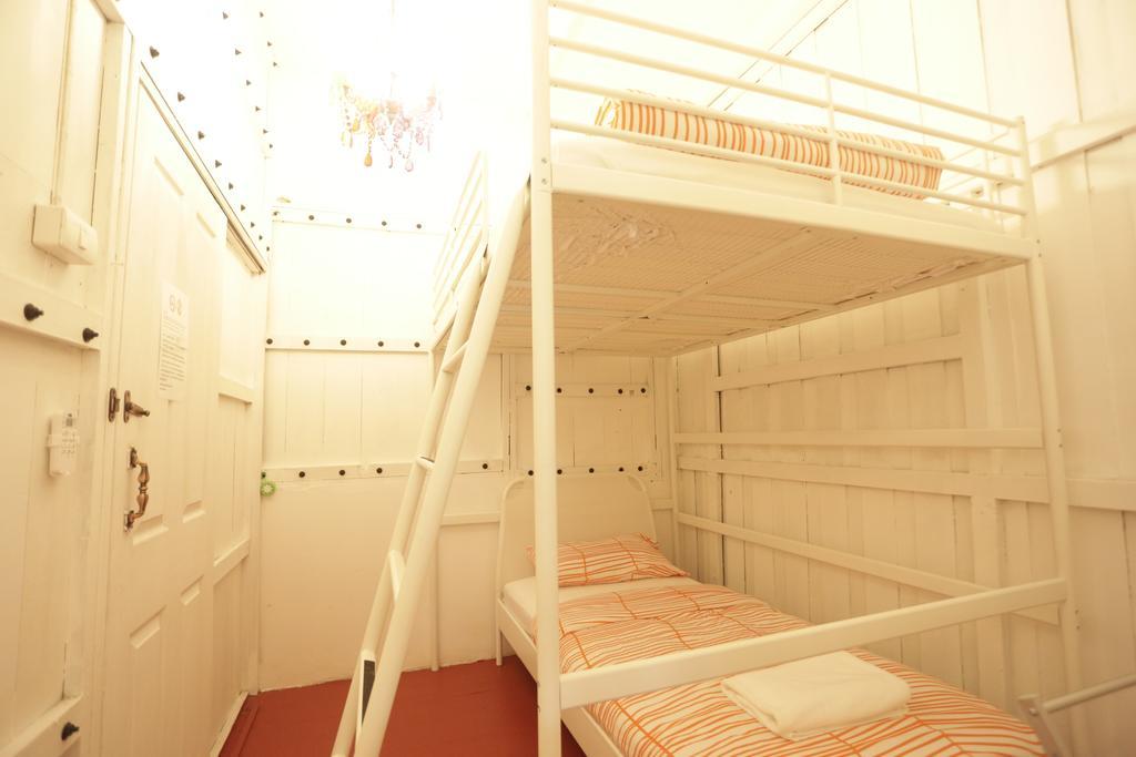 Tiger Lily Hostel Bangkok Pokoj fotografie